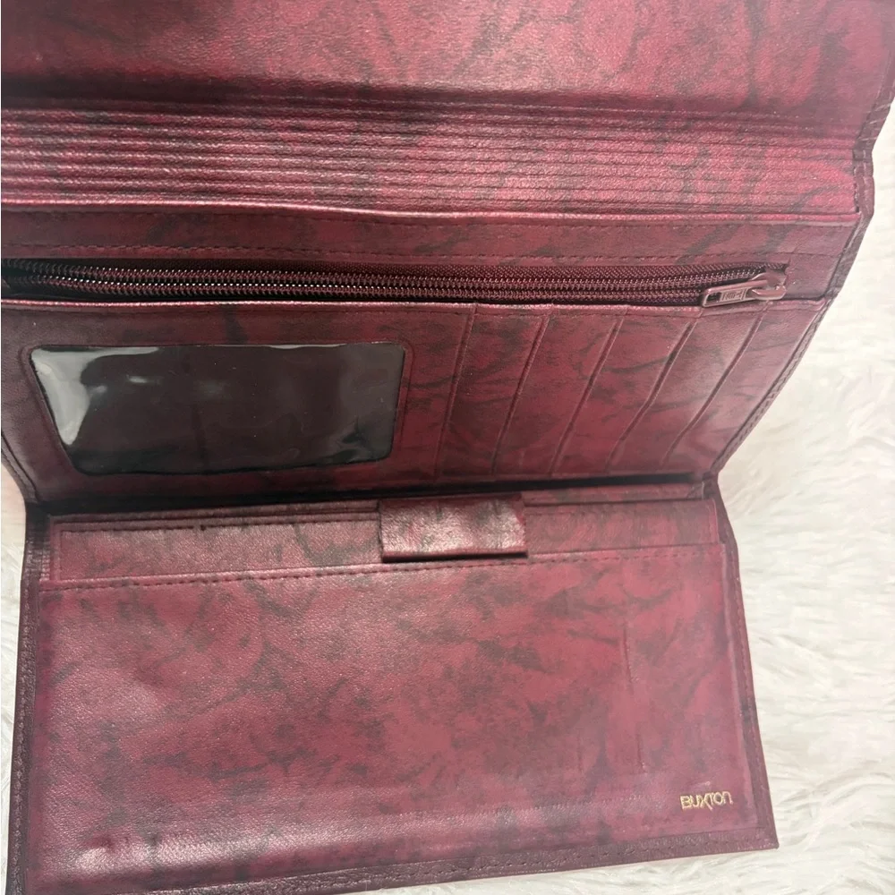 Buxton Leather Envelope Wallet in Wine Red